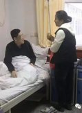 感动！视患者如亲人，护士耿瑞玲利用下班时间买来新鲜水果送给患者