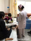 王锦护士专门买来了玩具安抚输液小患者