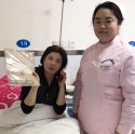 暖心服务！刘艳飞护士帮助患者买来练习用的字帖